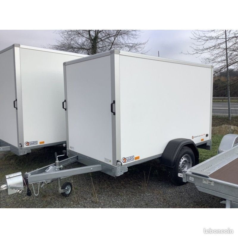 Reboque Furgão Saris DV135F