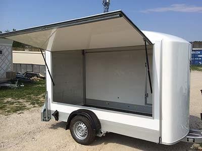 Reboque de Oficina C300 com Porta Traseira e Lateral